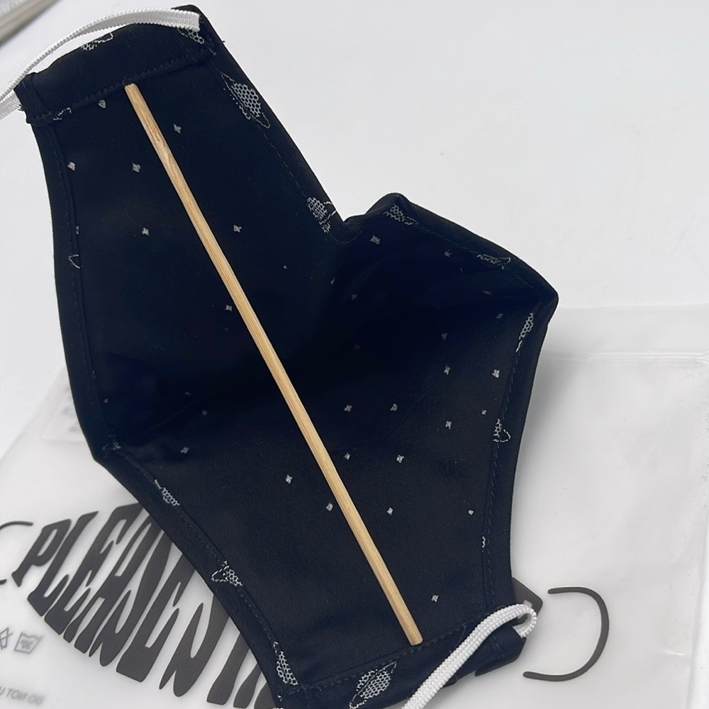 Black Patterned Face Mask TED BAKER LONDON Reversible Reusable FACE MASK NWT - Picture 7 of 10